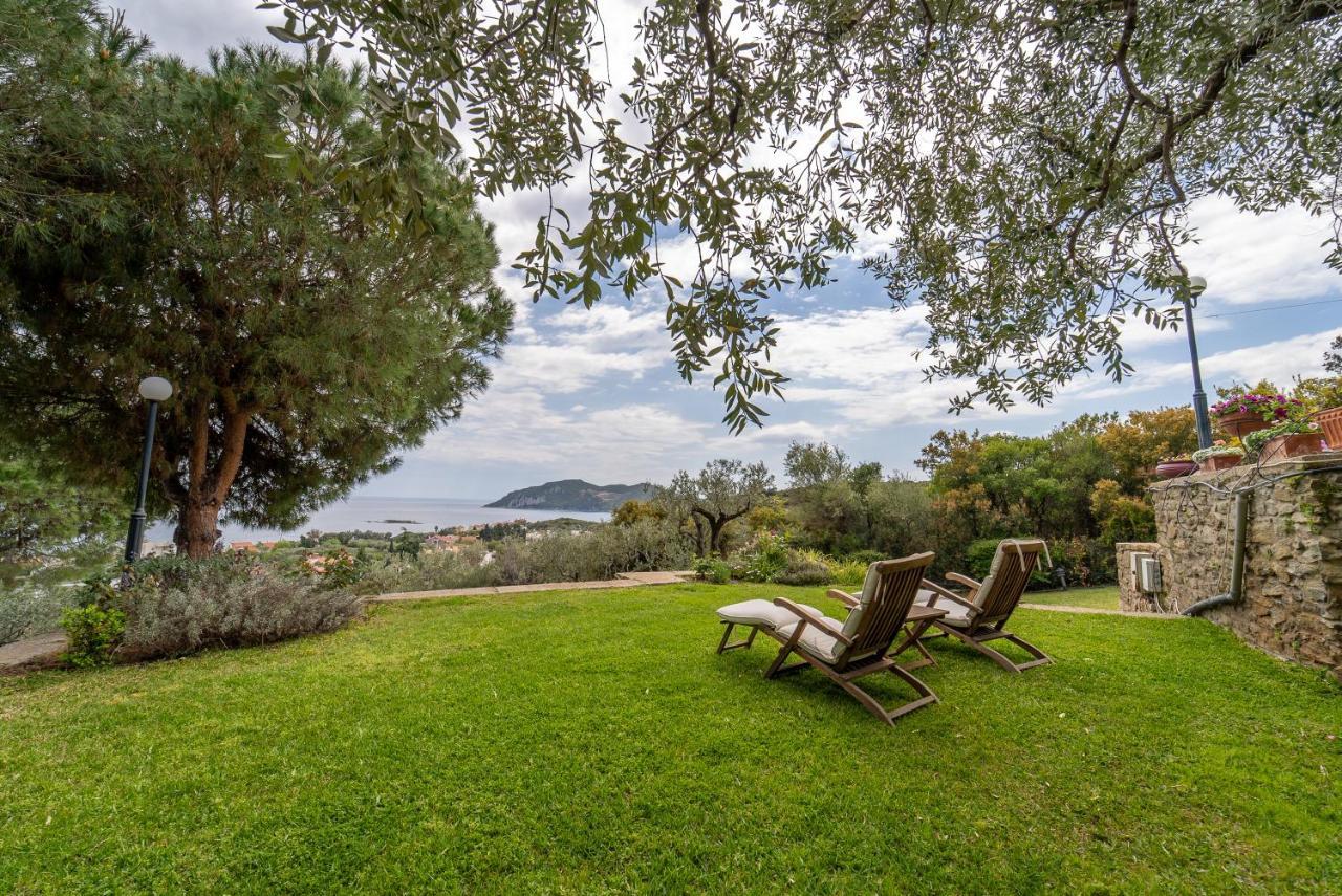 Villa Elia Kavala - Mediterranean Holiday Villa Palaiontsiflikion Bagian luar foto