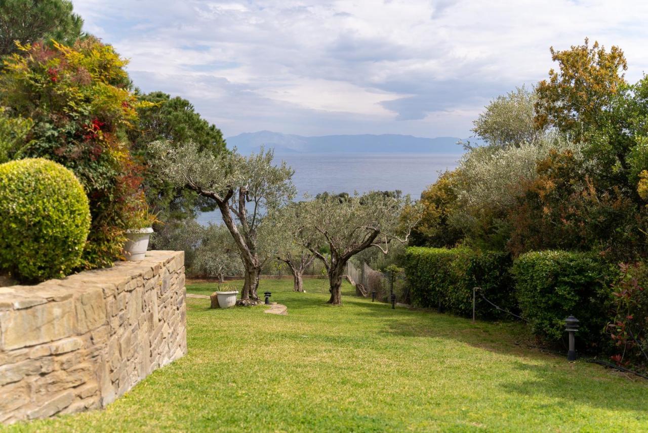 Villa Elia Kavala - Mediterranean Holiday Villa Palaiontsiflikion Bagian luar foto